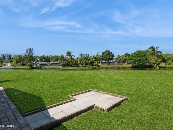 148 Village Walk Drive 24, Royal Palm Beach FL 33411