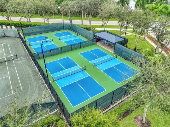 9815 Galleon Dr, West Palm Beach FL 33411