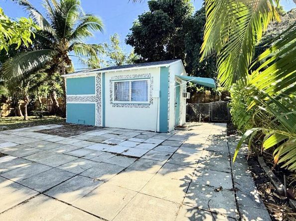 802 Lytle Street, West Palm Beach FL 33405