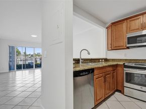 2201 SE 9th St 106, Pompano Beach FL 33062