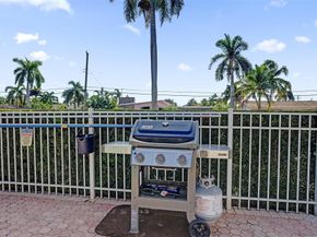 2201 SE 9th St 106, Pompano Beach FL 33062