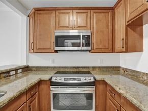 2201 SE 9th St 106, Pompano Beach FL 33062