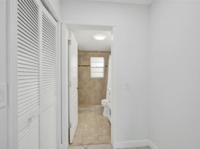 2201 SE 9th St 106, Pompano Beach FL 33062