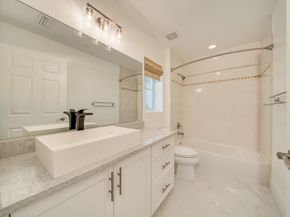 1112 NE 17th Way 1112, Fort Lauderdale FL 33304