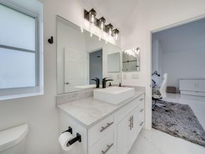 1112 NE 17th Way 1112, Fort Lauderdale FL 33304