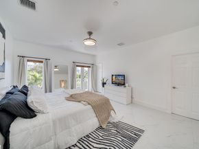 1112 NE 17th Way 1112, Fort Lauderdale FL 33304