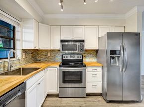 4221 NE 13th Ave, Oakland Park FL 33334