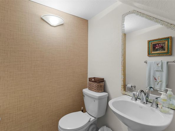 1900 Oceanwalk Ln 136, Lauderdale By The Sea FL 33062