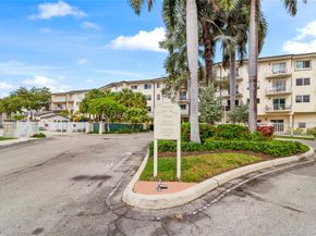 1900 Oceanwalk Ln 136, Lauderdale By The Sea FL 33062
