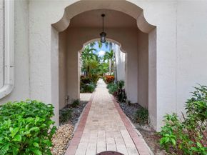 1900 Oceanwalk Ln 136, Lauderdale By The Sea FL 33062