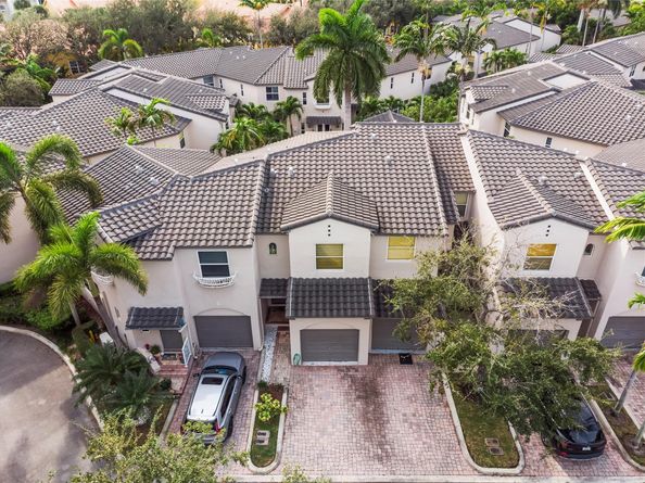 1900 Oceanwalk Ln 136, Lauderdale By The Sea FL 33062