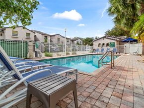 1900 Oceanwalk Ln 136, Lauderdale By The Sea FL 33062