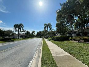 7 Amherst Court Apt A, Royal Palm Beach FL 33411