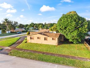 820 NW 38th Ave, Lauderhill FL 33311