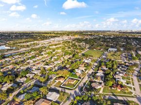 820 NW 38th Ave, Lauderhill FL 33311