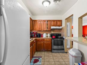 820 NW 38th Ave, Lauderhill FL 33311