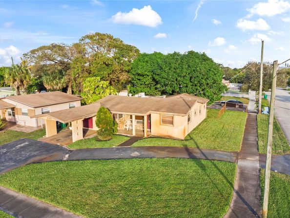 820 NW 38th Ave, Lauderhill FL 33311