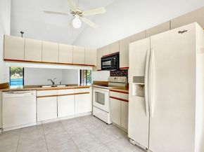 32 Buxton Lane, Boynton Beach FL 33426