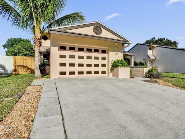 32 Buxton Lane, Boynton Beach FL 33426