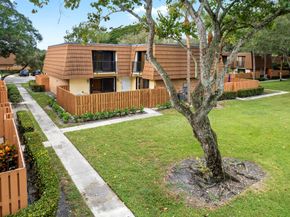 234 Charter Way, West Palm Beach FL 33407