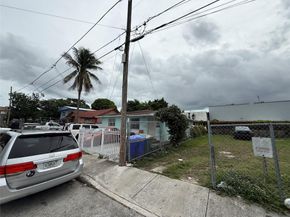1028 NW 24th St, Miami FL 33127