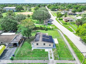 891 NW 34th Ter, Lauderhill FL 33311