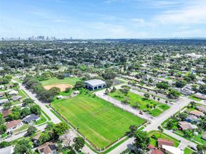 891 NW 34th Ter, Lauderhill FL 33311