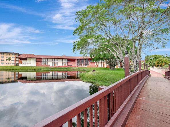 2800 NW 47th Terrace 304b, Lauderdale Lakes FL 33313