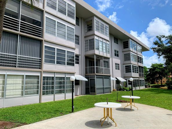2800 NW 47th Terrace 304b, Lauderdale Lakes FL 33313