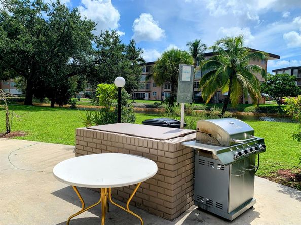 2800 NW 47th Terrace 304b, Lauderdale Lakes FL 33313