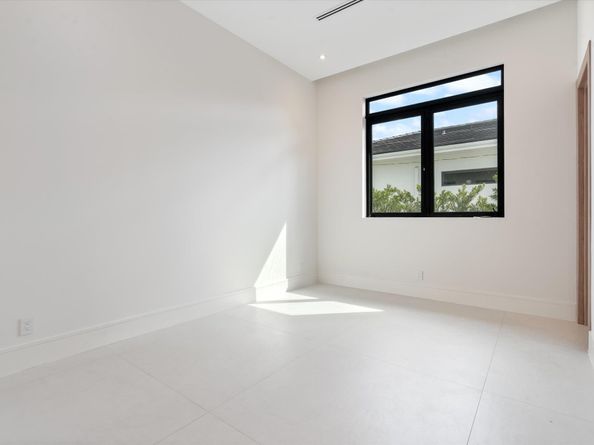 2749 NE 34th Street, Fort Lauderdale FL 33306