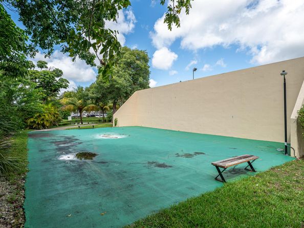 7100 NW 17th Street 220, Plantation FL 33313