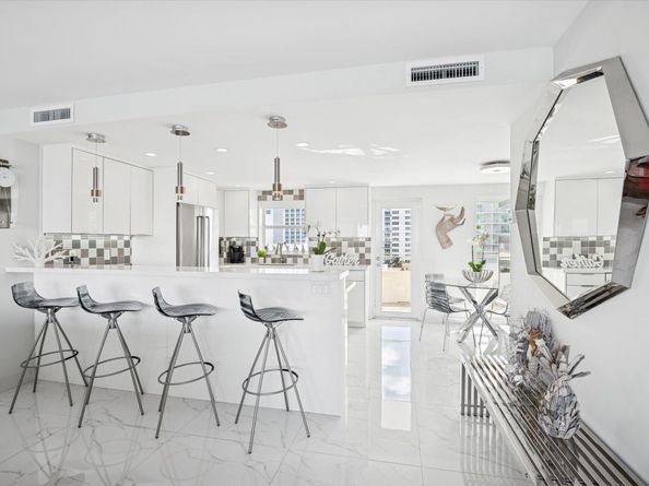 215 N Birch 8C, Fort Lauderdale FL 33304