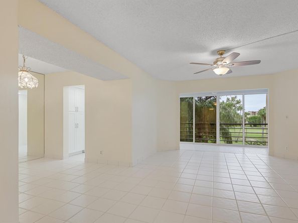 3810 Via Poinciana 404, Lake Worth FL 33467