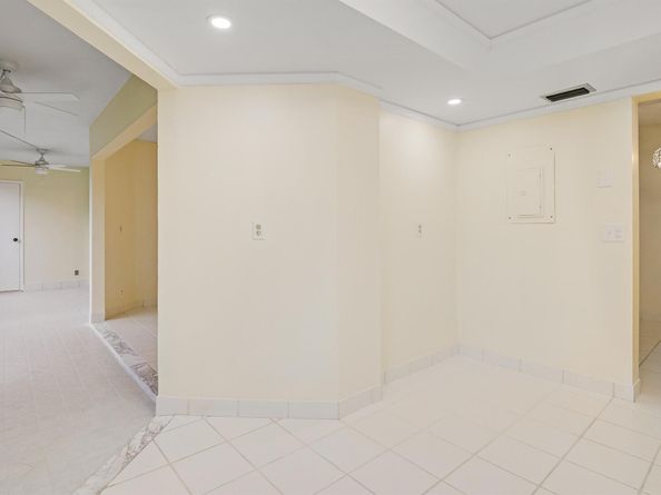 3810 Via Poinciana 404, Lake Worth FL 33467