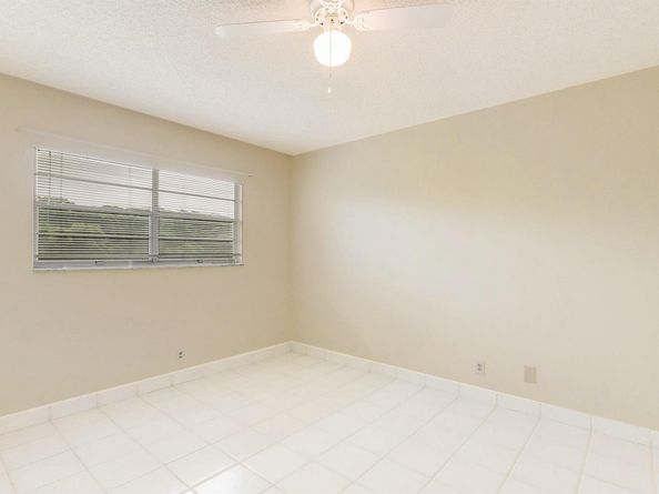 3810 Via Poinciana 404, Lake Worth FL 33467