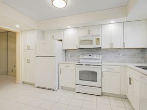 3810 Via Poinciana 404, Lake Worth FL 33467