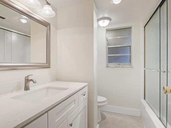 3810 Via Poinciana 404, Lake Worth FL 33467