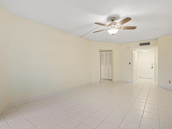 3810 Via Poinciana 404, Lake Worth FL 33467