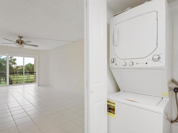3810 Via Poinciana 404, Lake Worth FL 33467
