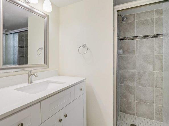 3810 Via Poinciana 404, Lake Worth FL 33467