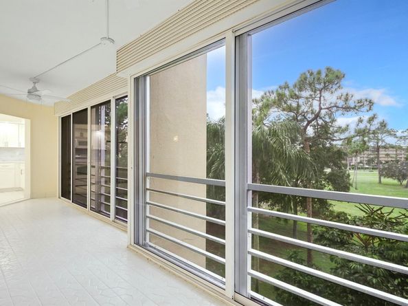 3810 Via Poinciana 404, Lake Worth FL 33467