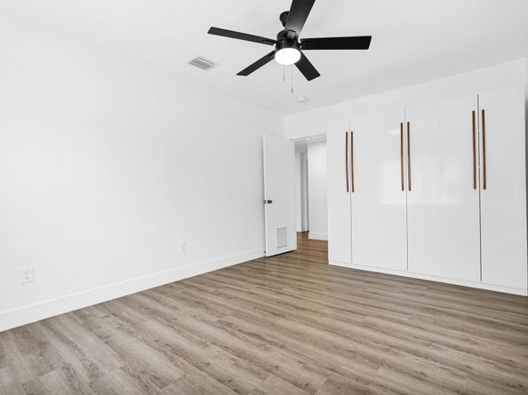 725 81st St, Miami Beach FL 33141