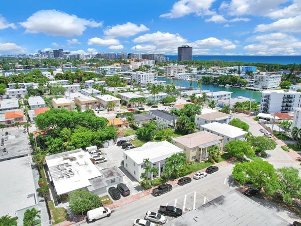 725 81st St, Miami Beach FL 33141