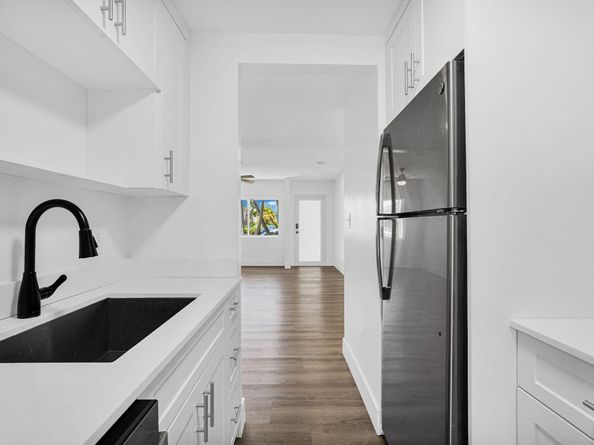 725 81st St, Miami Beach FL 33141
