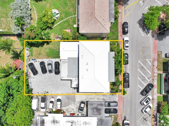 725 81st St, Miami Beach FL 33141