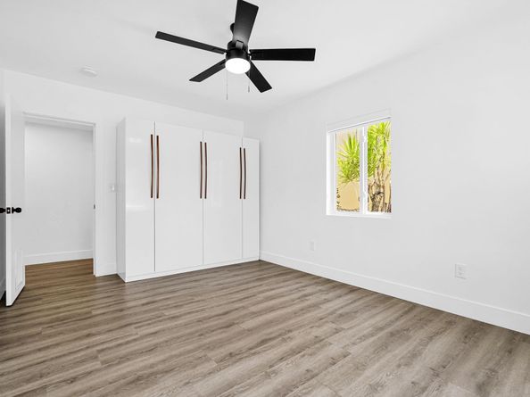 725 81st St, Miami Beach FL 33141