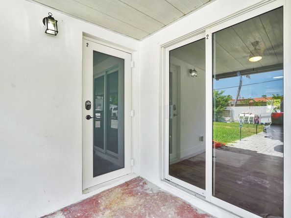 725 81st St, Miami Beach FL 33141