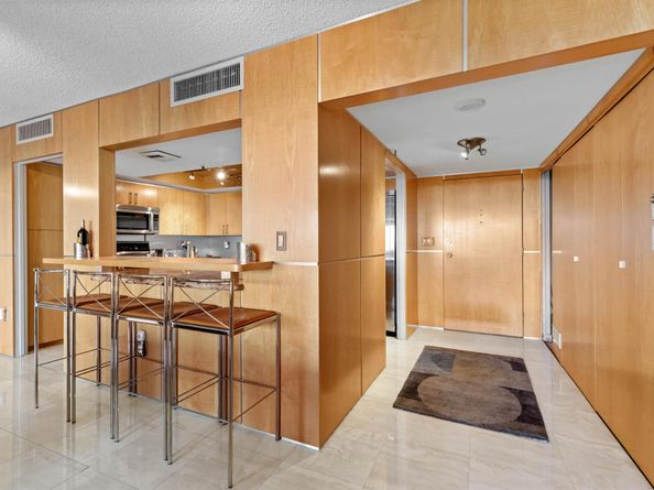 2480 Presidential Way 603, West Palm Beach FL 33401