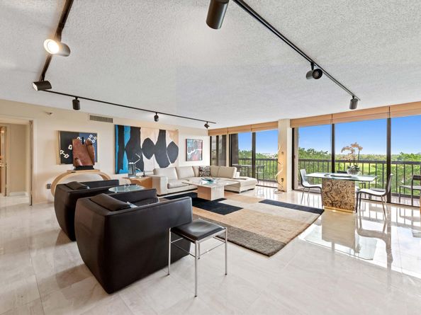 2480 Presidential Way 603, West Palm Beach FL 33401